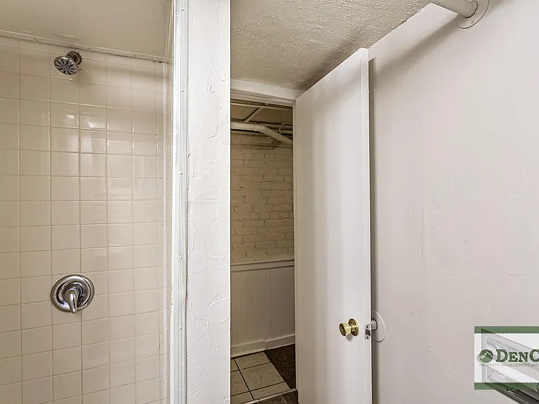 1840 Vine St #6 — Photo 16