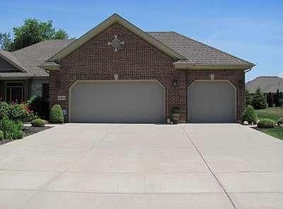 2nd image of 2356 Cheviot Hills Ln