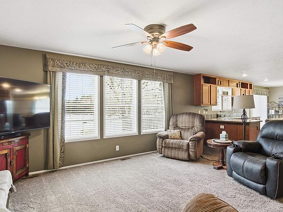 5th image of 12596 Marilyn Dr