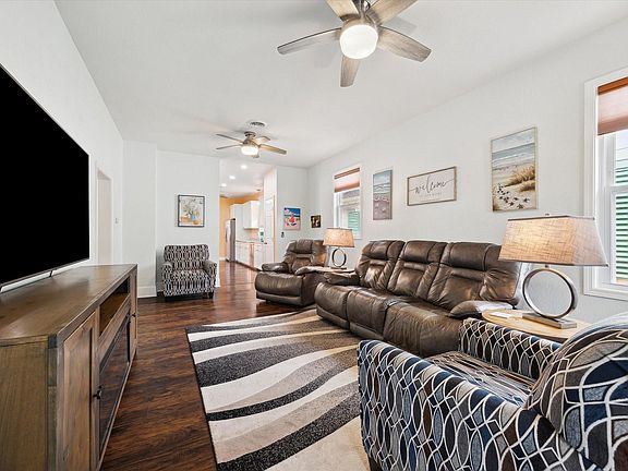4th image of 4109 Avenue R