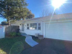 2006 Slater St, Santa Rosa, CA