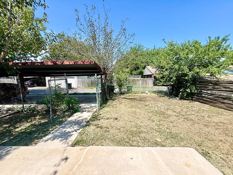 1211 Churing Dr — Photo 20