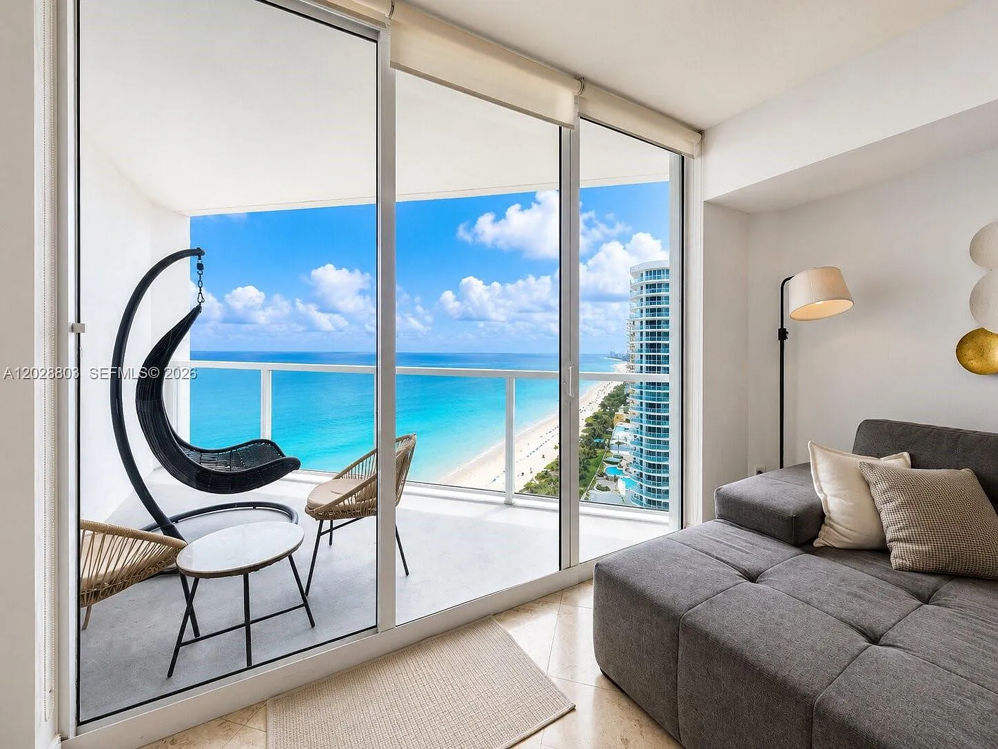 La Perla Condo — Photo 2