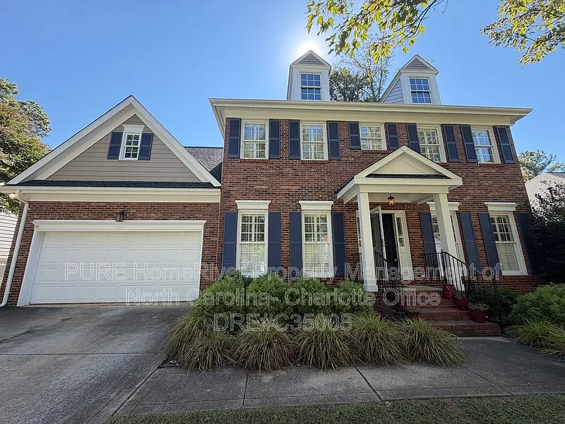 4 bed, 3.0 bath, 2296 sqft, $3,699 — Photo 2