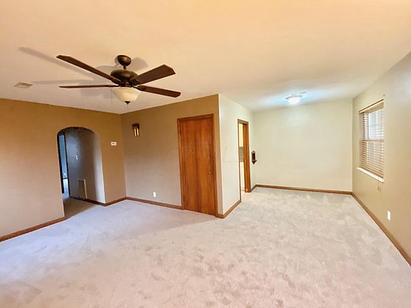4th image of 989 Fairlawn Ave