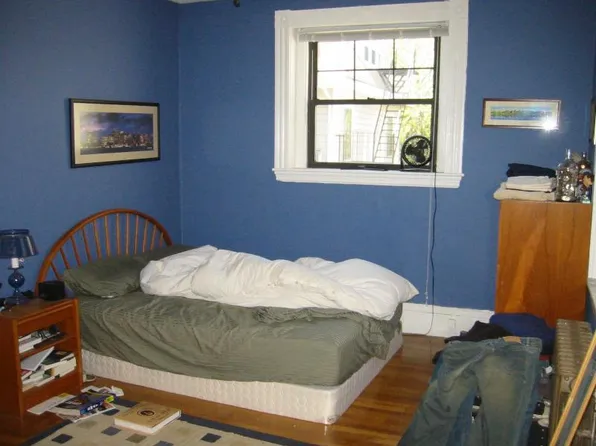 54 Babcock St #8, Brookline, MA 02446