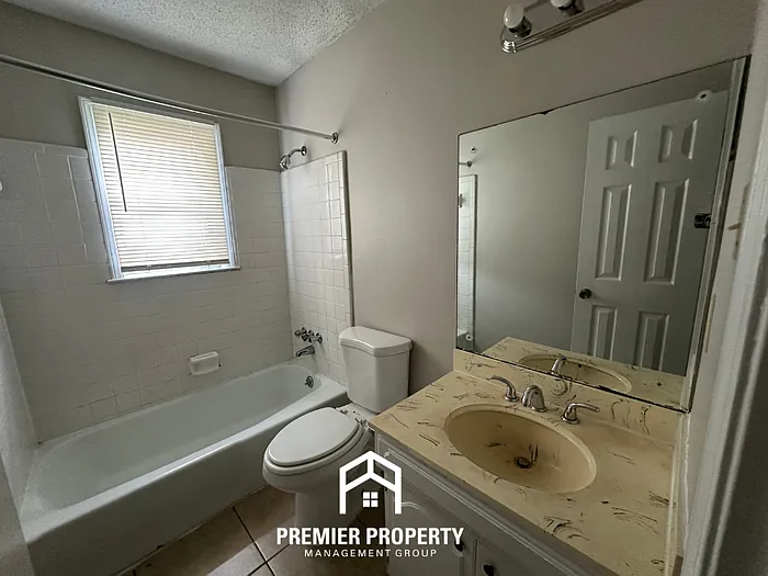 2462 Kimbark Woods Cv — Photo 17