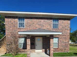 5989 32nd St APT B, Groves, TX 77619