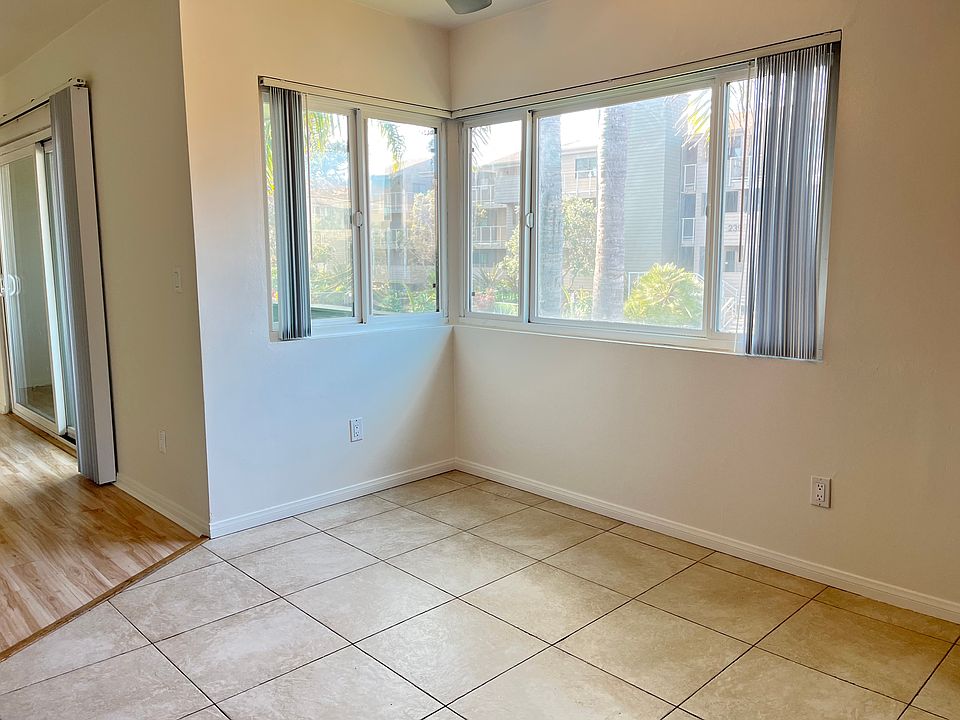 Eat-in Kitchen / Living Room