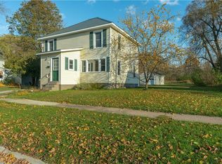 60 High St, Alexandria Bay, NY 13607