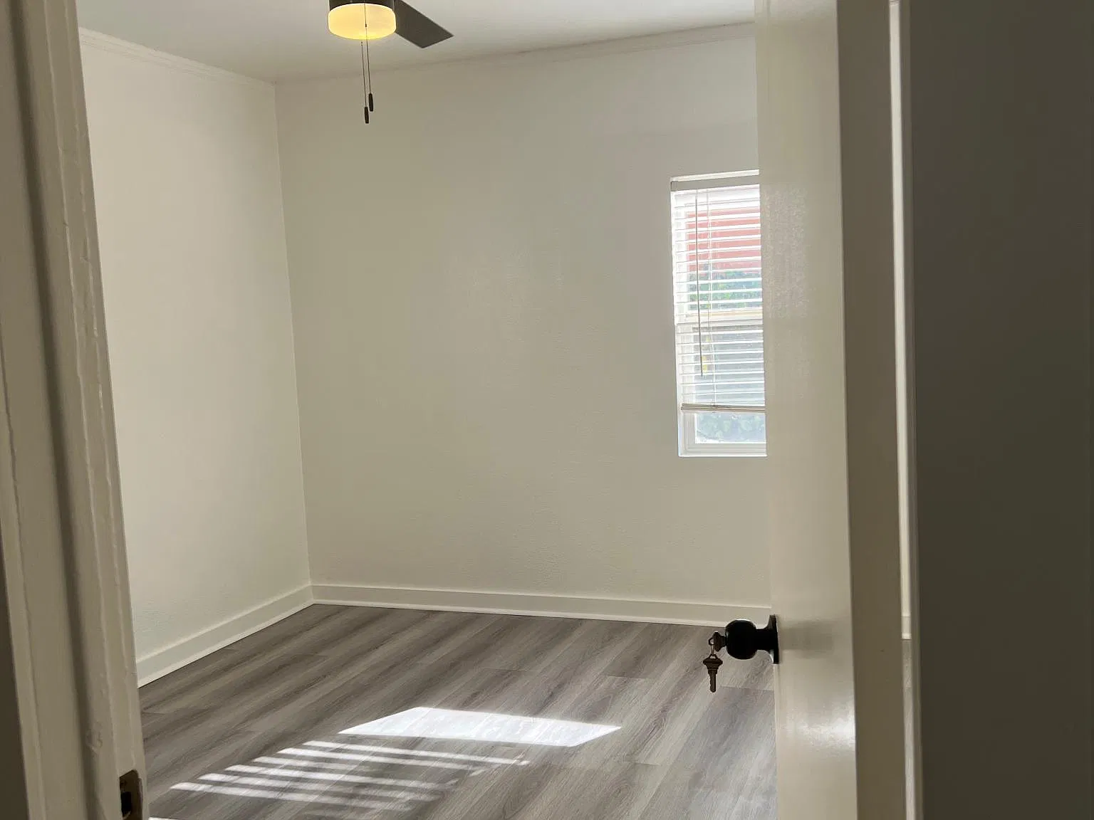 2210 Clyde Ave — Photo 4