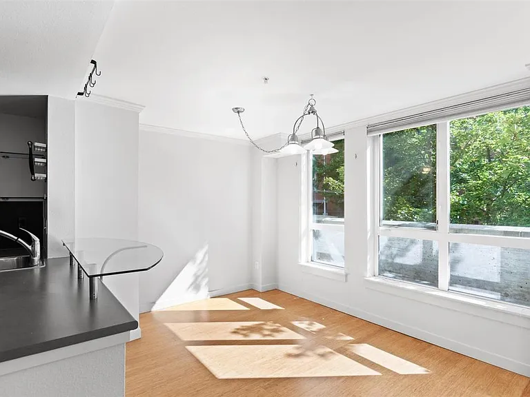 1420 E Pine St #E202 — Photo 7