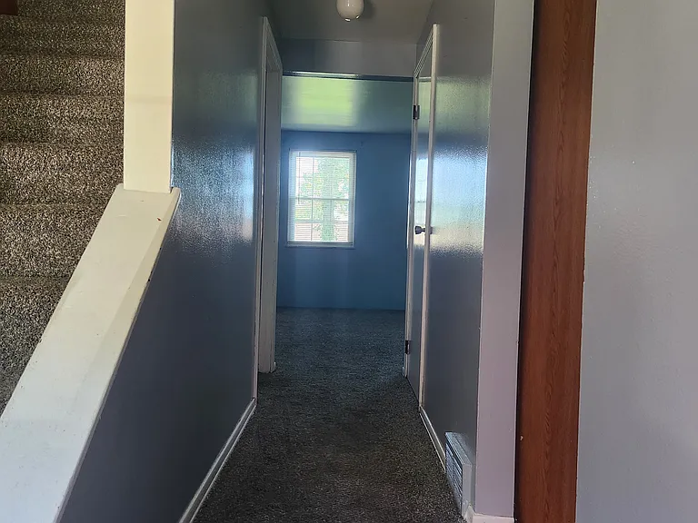 139 Whitestown Vlg #B — Photo 17