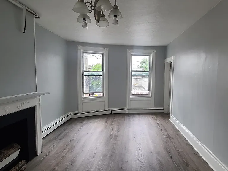 302 Summit Ave #1 — Photo 2