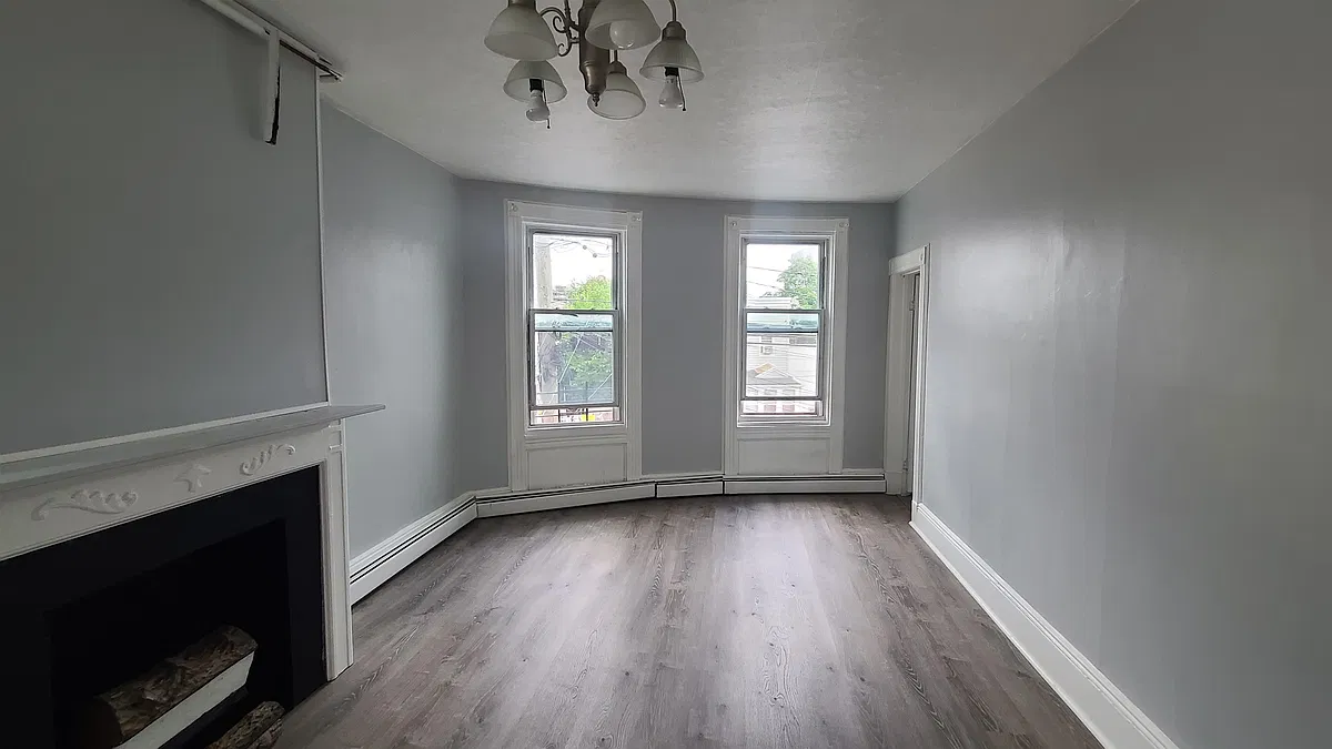 Building Photo - 302 Summit Ave #1