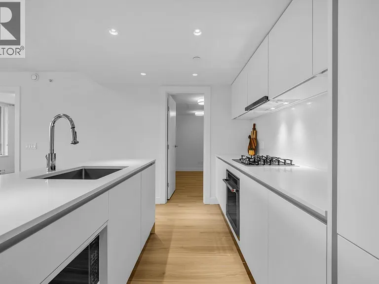 908 Quayside Dr — Photo 7