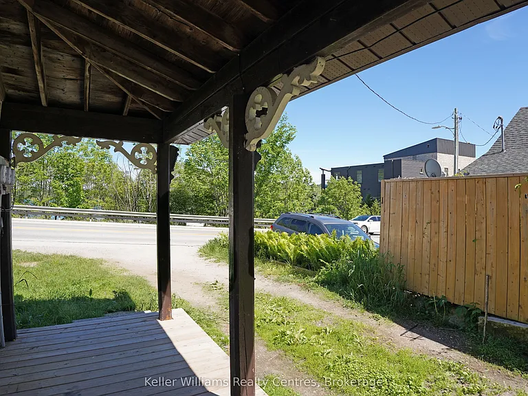 726 Berford St — Photo 3