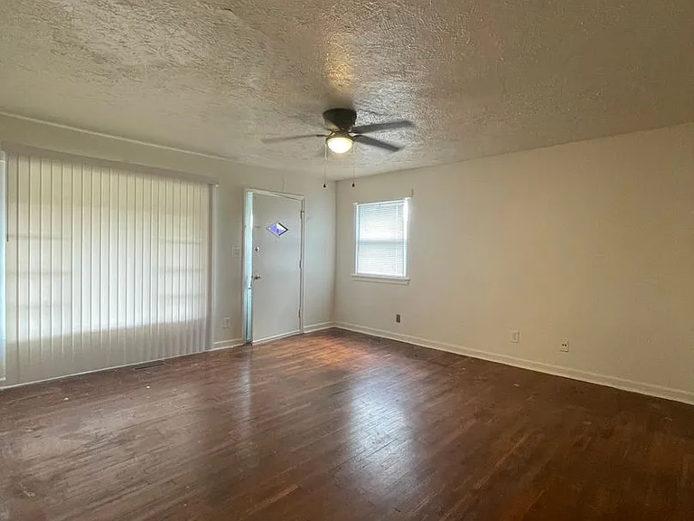 307 W McGee St — Photo 3