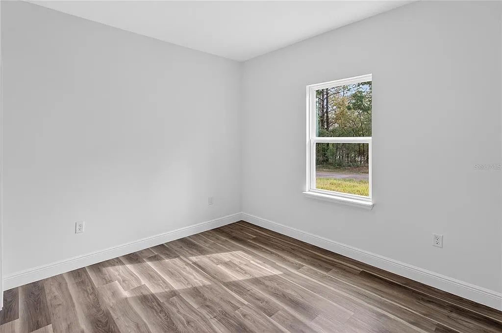 4 bed, 2.0 bath, 1833 sqft, $1,950 — Photo 4