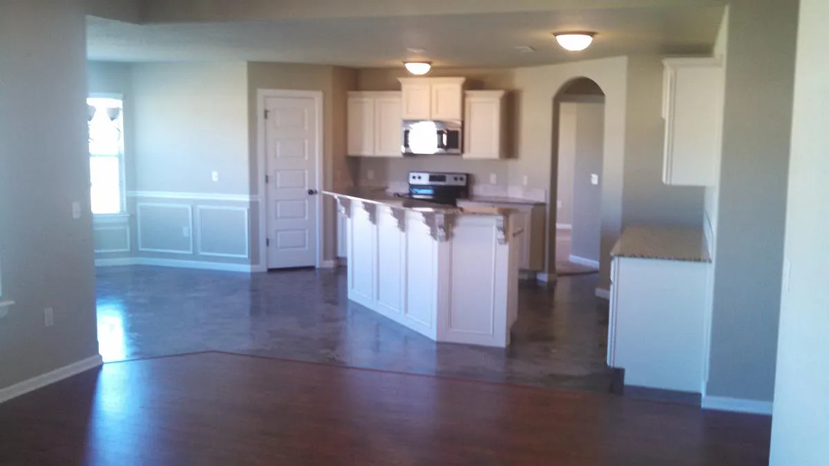 4 bed, 1819 sqft, $1,800 — Photo 3