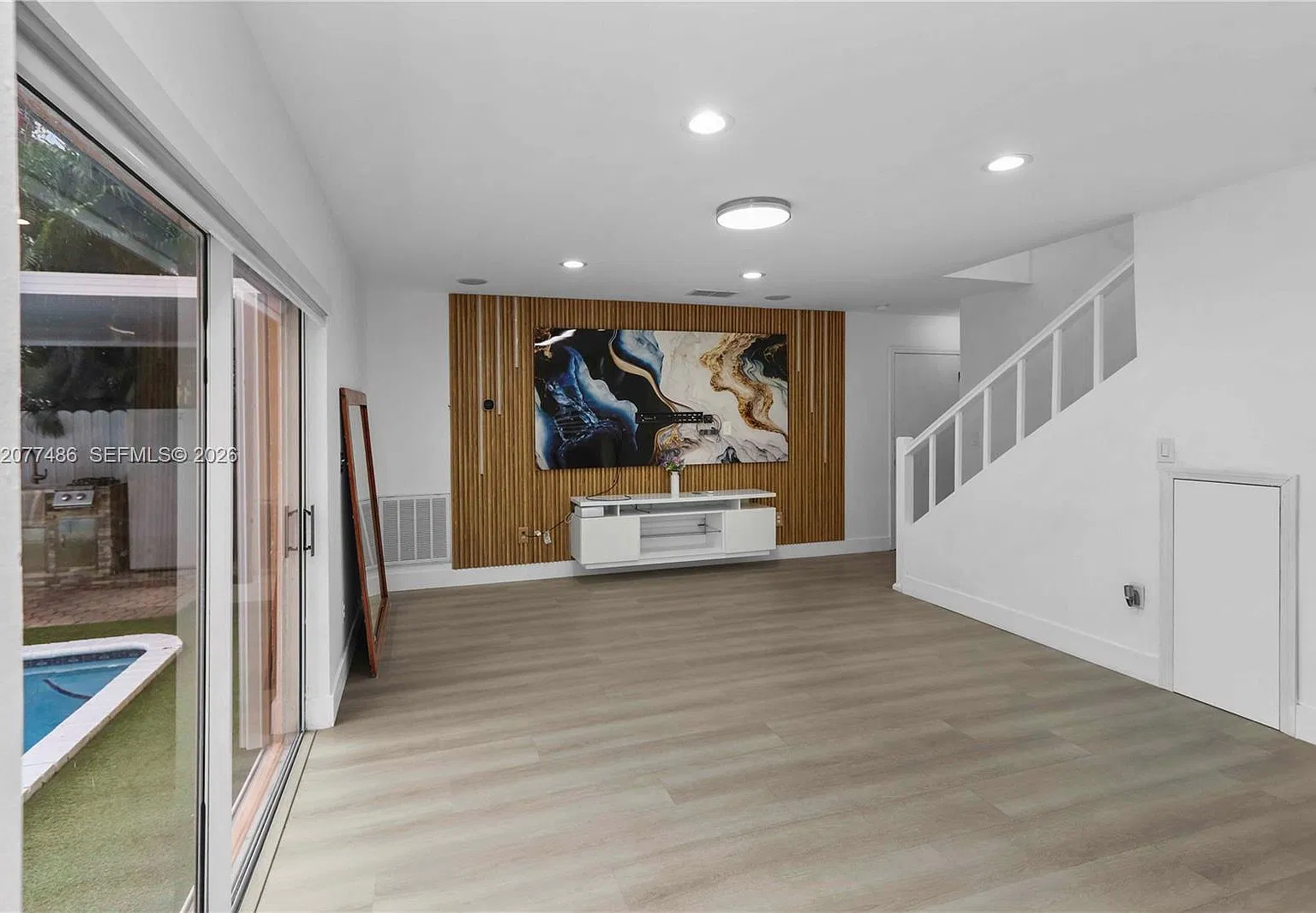 4 bed, 2124 sqft, $4,600 — Photo 3
