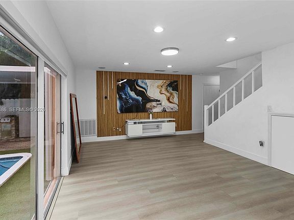 3rd image of 11273 SW 158th Ave #1