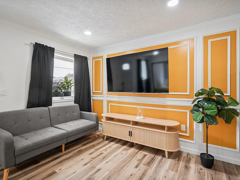 1222 E Vaile Ave #4 — Photo 2