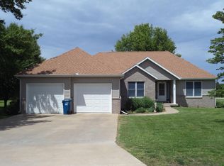 507 Englewood Rd, Stockton, MO 65785