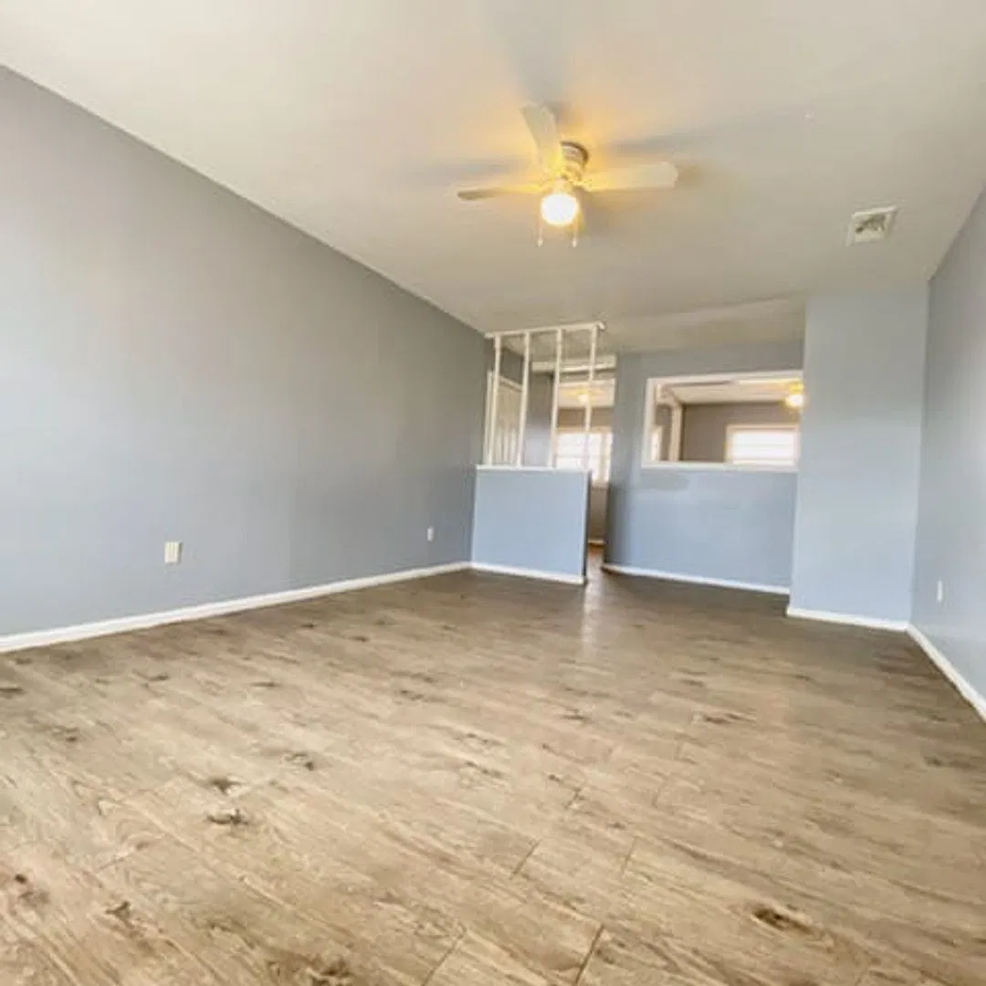 Handyman Special $0 First Month's Rent / "You Fix, You Save Big!! — Photo 3