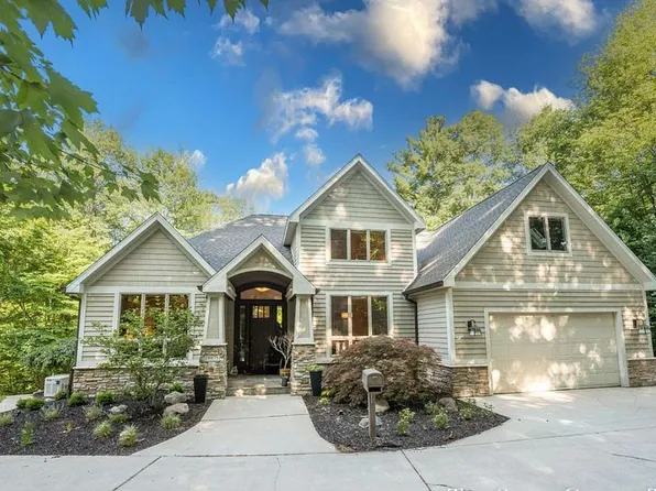 19075 N Fruitport Rd, Spring Lake, MI 49456