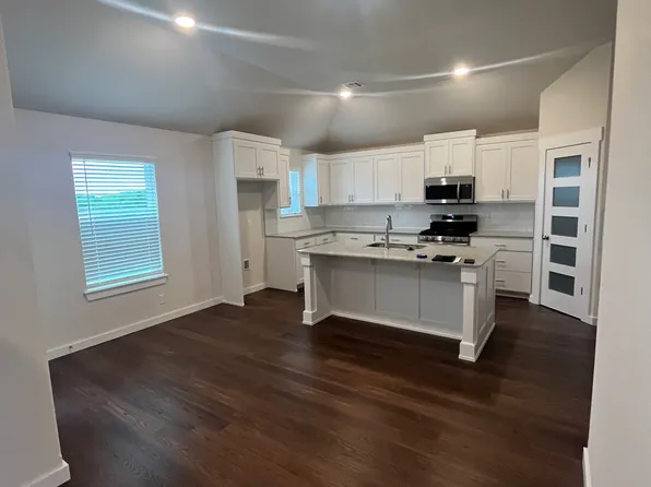 1303 E 149th Pl S, Glenpool, OK 74033