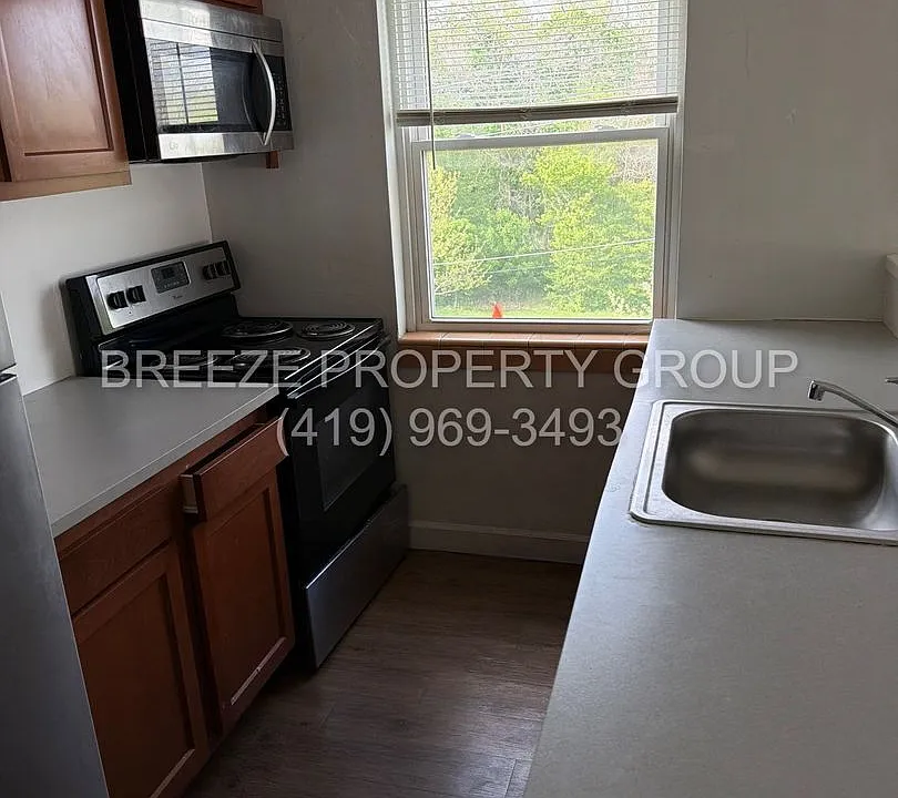1945 Ottawa Dr
