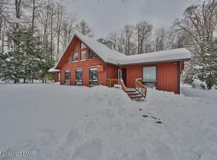1555 Crestview Ln, Pocono Pines, PA 18350
