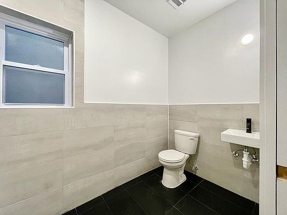 3rd image of 79 Stuyvesant Ave #1RA