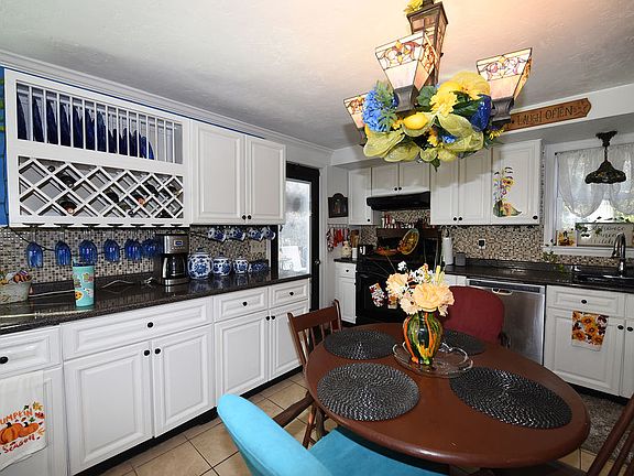 2nd image of 88 Lunns Way