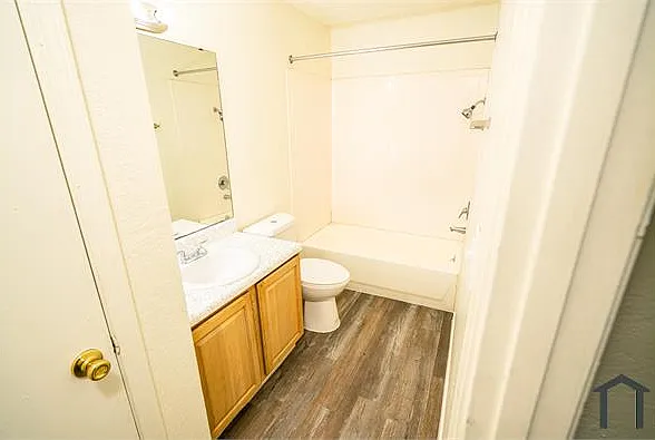1174 E 60th St S #A — Photo 5