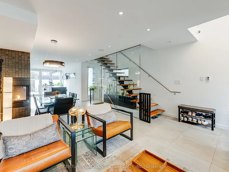 81 Dagmar Ave — Photo 8