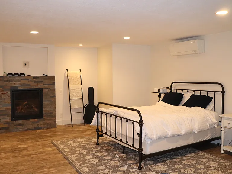 577 N Franklin St #B — Photo 7