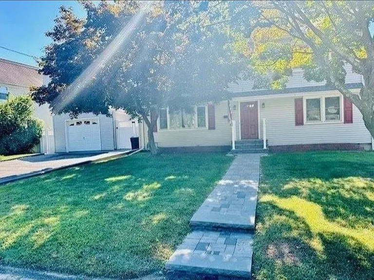 66 Folsom Ave — Photo 1