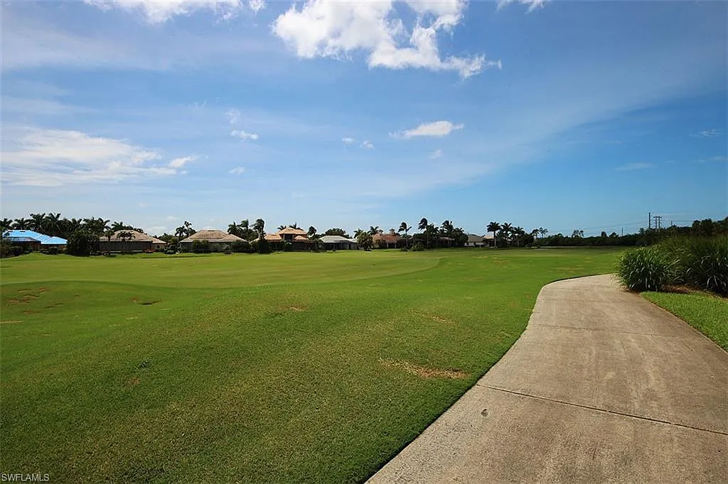 2 bed, 2.0 bath, 2160 sqft, $8,000 — Photo 3
