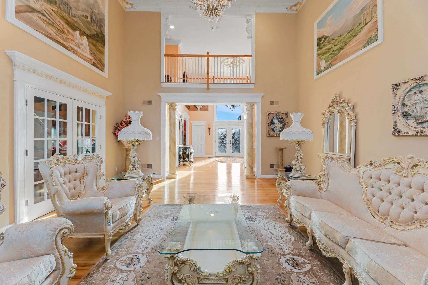  Grand Ballroom with 20-ft Ceilings