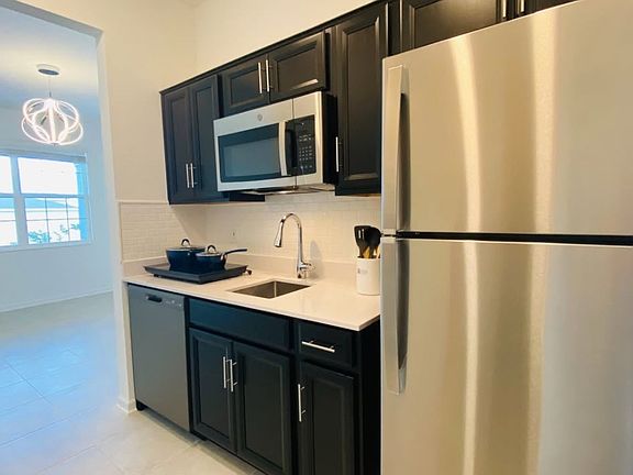 5th image of 1295 Lassen St #B