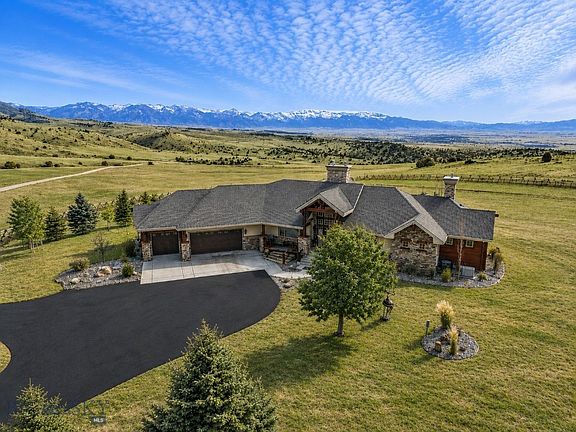 2nd image of 330 Yucca Pass Rd