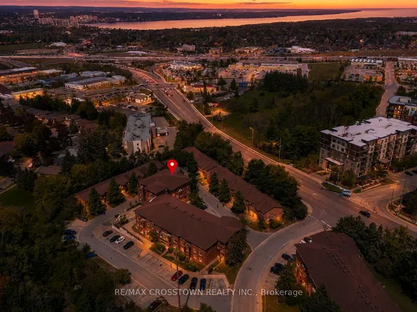 1 Quail Cres #303, Barrie, ON L4N 6W9