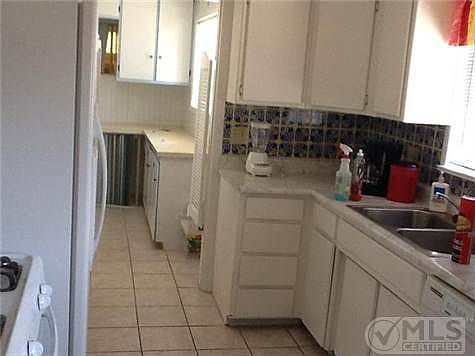 3rd image of 8013 Cielo Vista Dr
