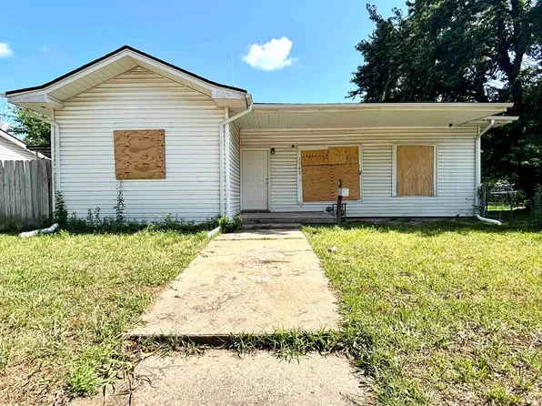 1302 S Richmond Ave, Wichita, KS 67213