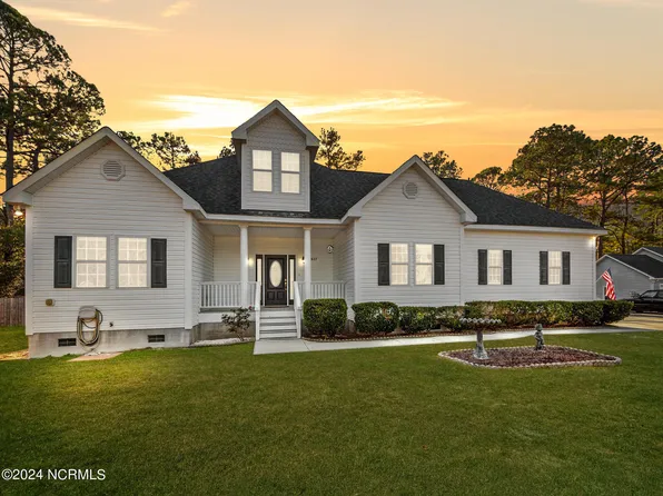 1627 Chadwick Shores Drive, Sneads Ferry, NC 28460