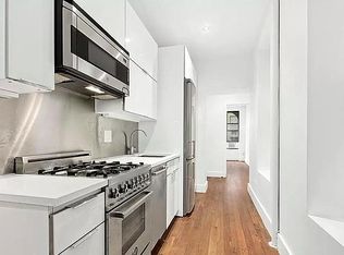 218 W 22nd St #11F, New York, NY 10011