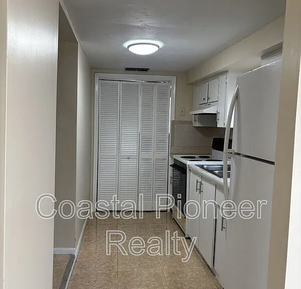 606 Cross St — Photo 5