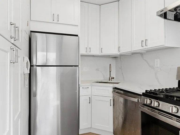181 7th Ave #8A — Photo 8